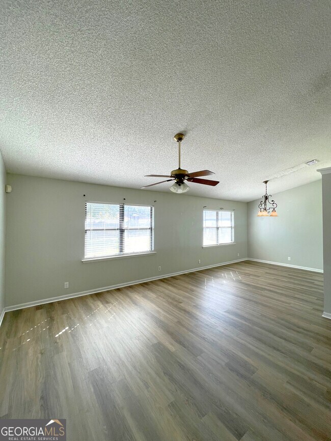 Foto del edificio - 314 Briarwood Cir