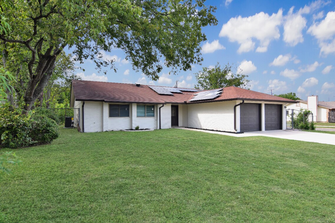 Foto principal - 2801 Bermuda Dr