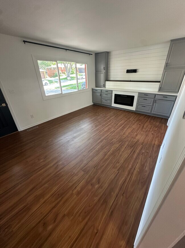 Foto del edificio - 221 Wedgewood Dr