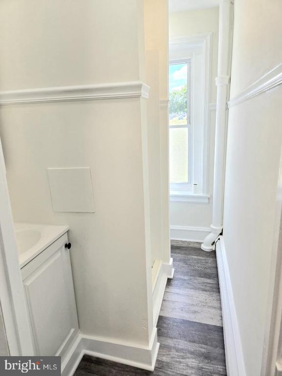 Foto del edificio - 825 Maple Ave