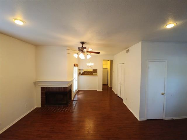 Building Photo - 4422 Point Dr