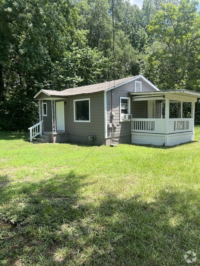 Building Photo - 1107 S Rd