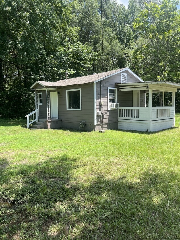 Primary Photo - 1107 S Rd