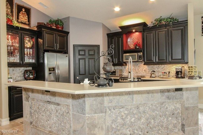 Foto del edificio - 3 br, 3 bath Condo - 135 Alta St Apt E