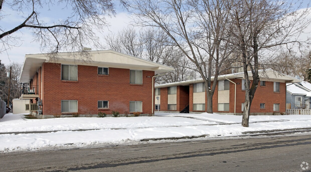 Primary Photo - 2342-2350 S Green St