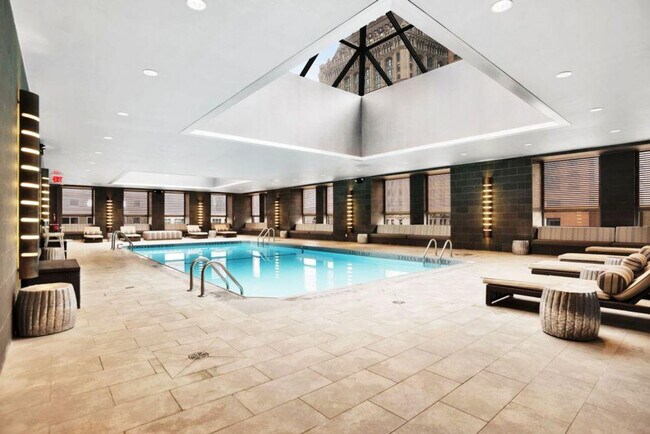 Foto del edificio - 225 Rector Pl