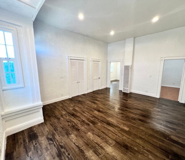 Bottom Unit with Tall Ceilings W/ Backyard - Bottom Unit with Tall Ceilings W/ Backyard Apartment