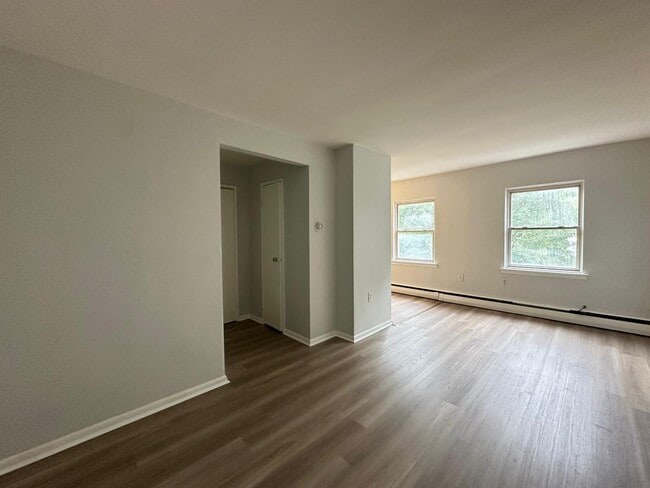 Foto del edificio - 7131 Marshall Rd