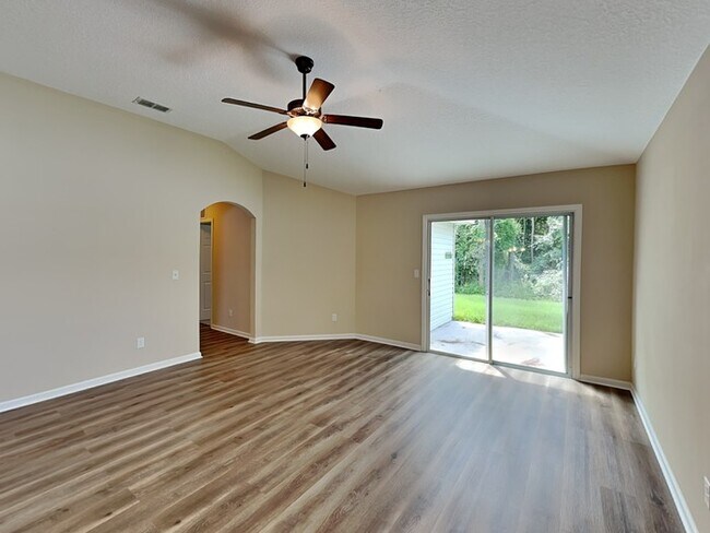 Foto del edificio - 252 Bridgeport Ln