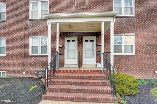 301 w 39th st unidad 2 PRIMER PISO - 301 W 39th St