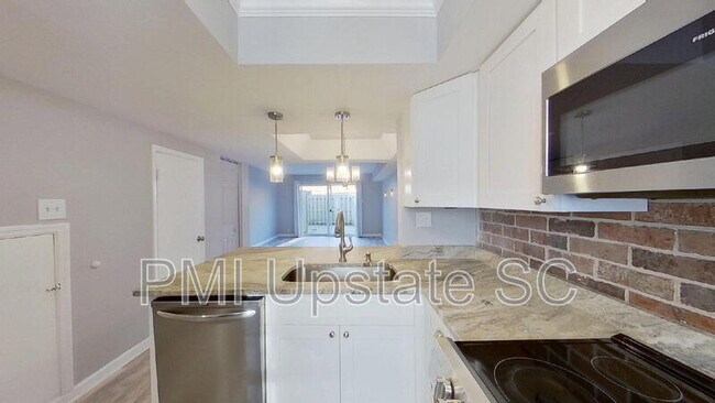 Foto del edificio - 2530 E North St