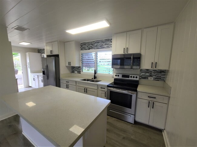 Photo - Convenient to everything! SOLAR!  3 bed, 1  bath House