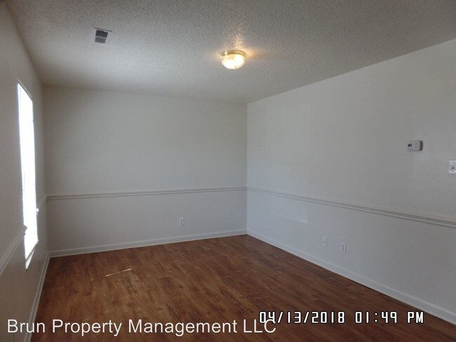 Building Photo - 1105 W Parkway Ave