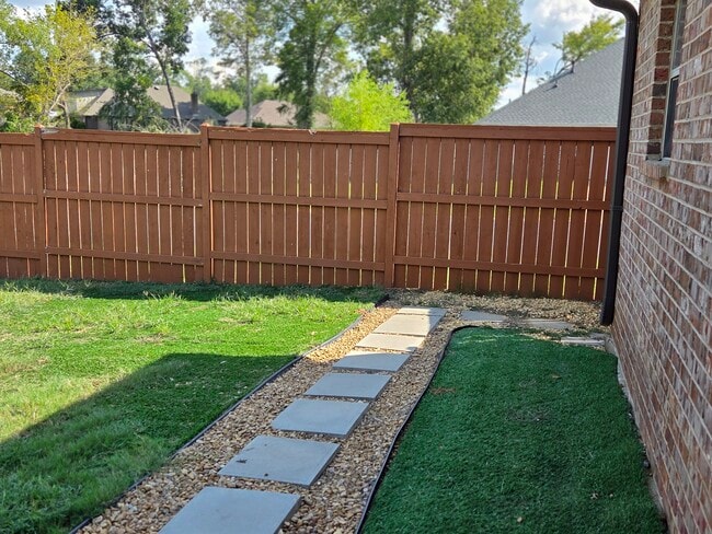 Building Photo - 462 Pinebrook Cir