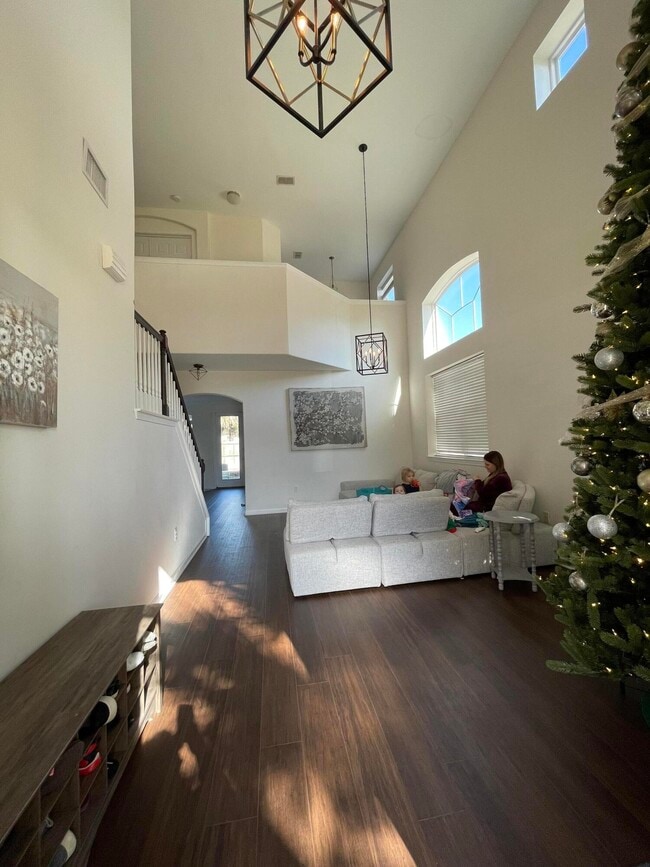 Building Photo - 860 Solimar Way