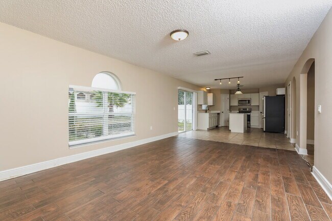 Foto del edificio - 293 Sawyerwood Pl