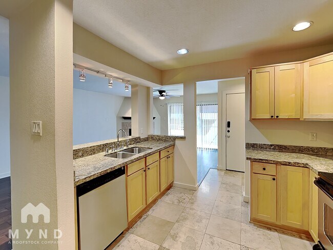 Foto del edificio - 4777 Cedar Springs Rd