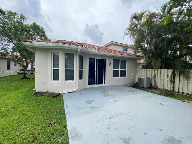 Foto del edificio - 856 NW 132nd Ave