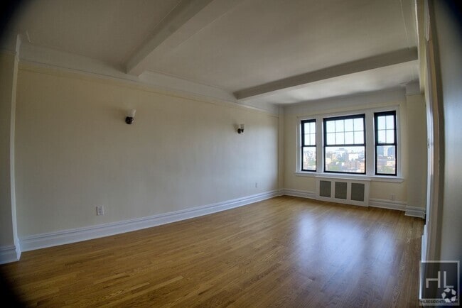 Building Photo - AMAZING STUDIO APARTMENT!! AMAZING DEAL! W...