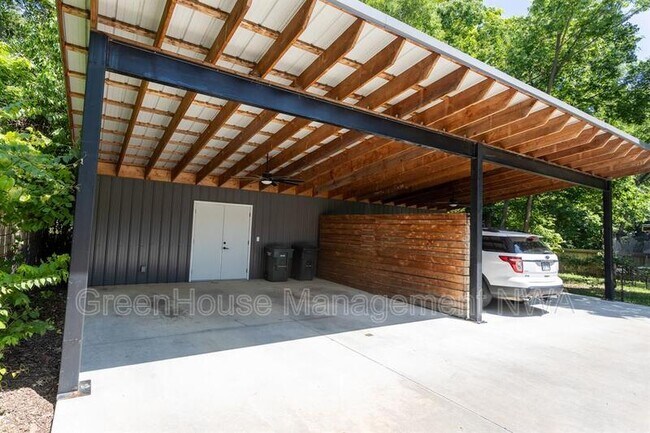 Foto del edificio - 808 S Locust Ave