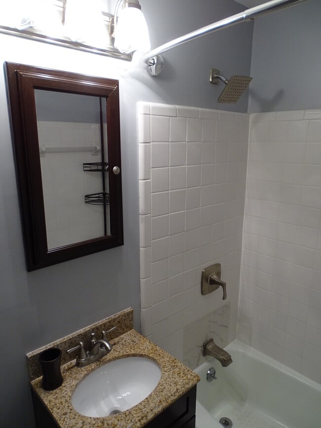 Bathroom - 5652 Barrymore Rd