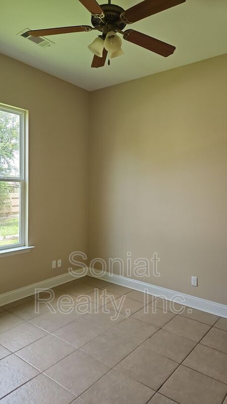 Building Photo - 4115 Hollygrove St