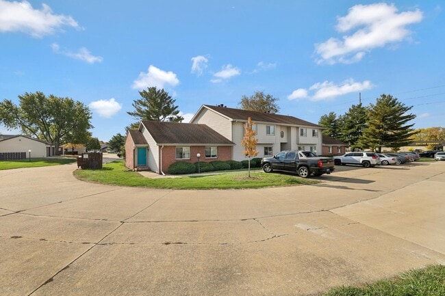 Building Photo - 1115 Laura Dr