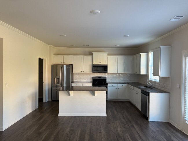 Building Photo - 108 Berwick Crossing