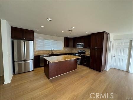 Building Photo - 1336 Calle Tulipan