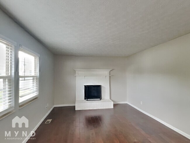 Foto del edificio - 6576 Canby Pl