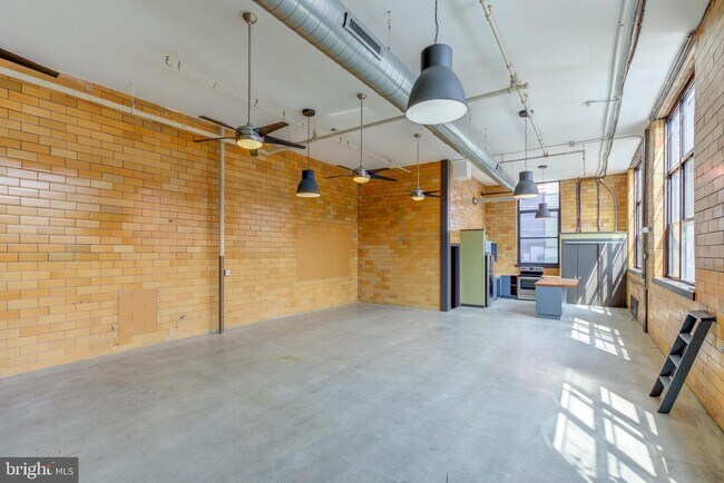 Building Photo - 111 W Norris St