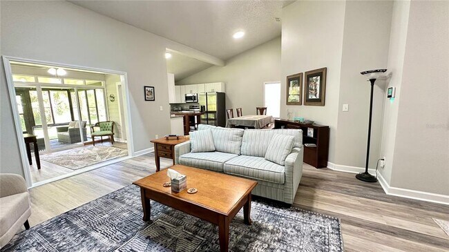Foto del edificio - 782 Pine Shores Cir