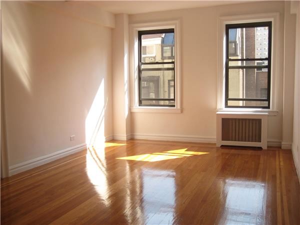 Primary Photo - 156 E 37th St
