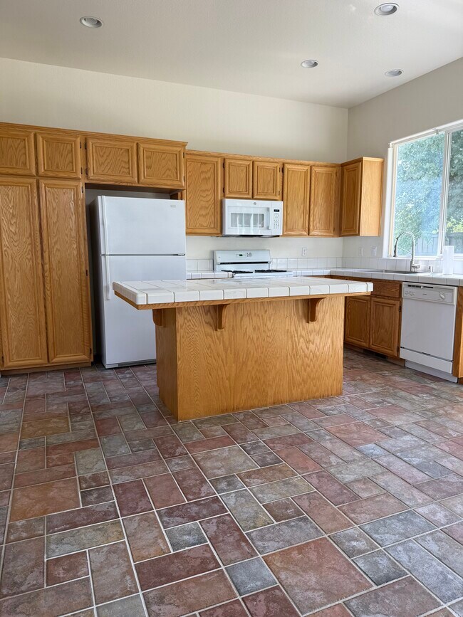 Cocina - 1640 Cattlemen Ct