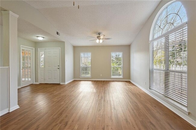 Foto del edificio - 2147 Water Oak Dr