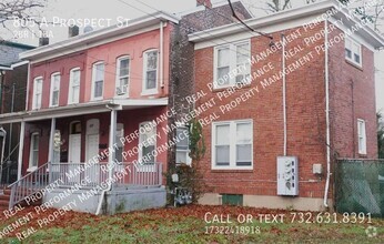 Building Photo - 805 Prospect St