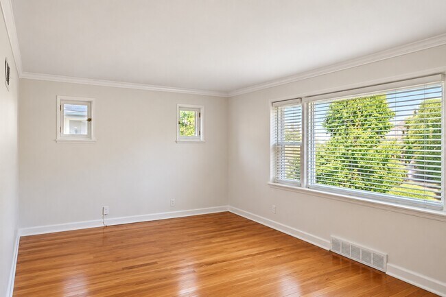 Building Photo - 2725 59th St