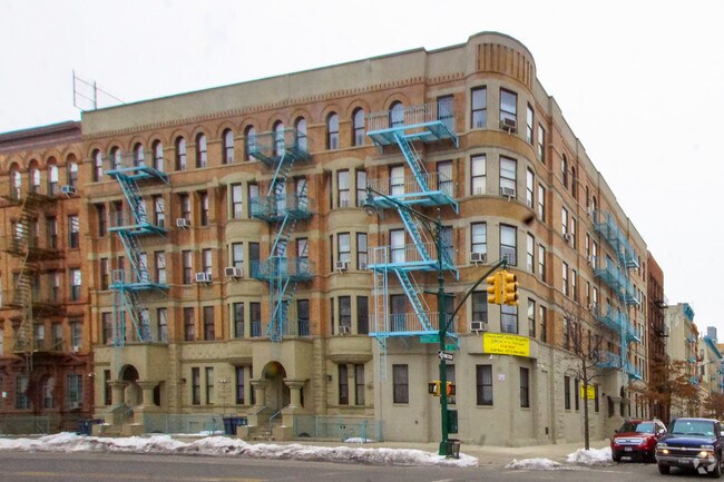 Building Photo - 514 Manhattan Ave