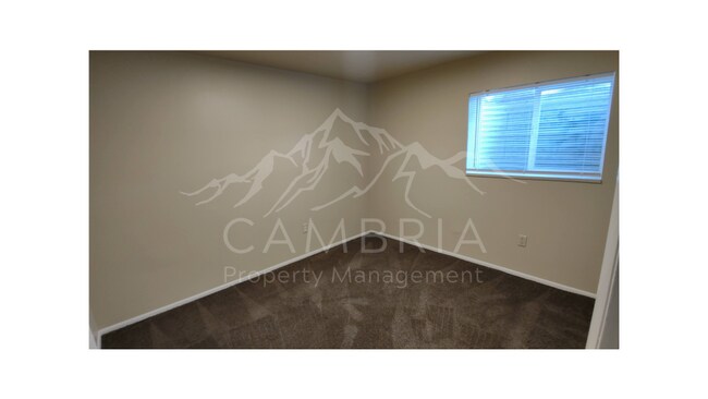 Foto del edificio - Roomy 4 Bedroom Rambler with additional bo...