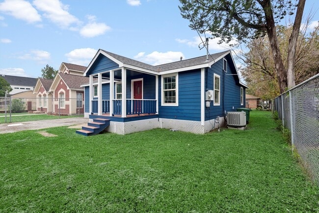 Building Photo - 3914 Cetti St