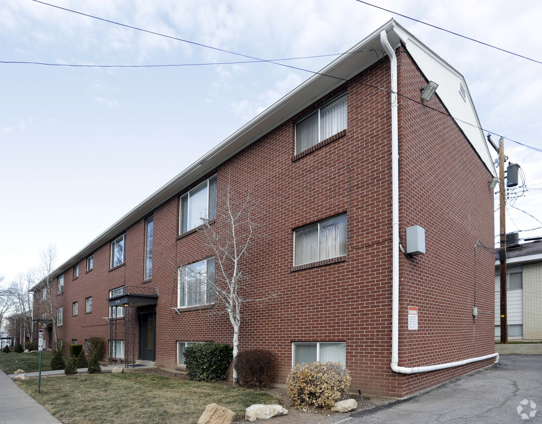 Primary Photo - Glynhill Apartments