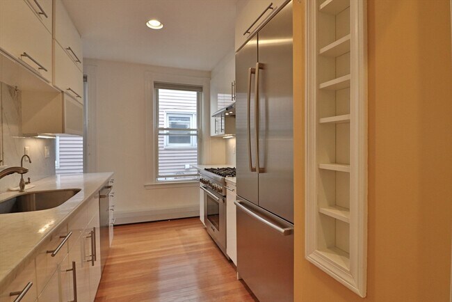 Building Photo - 84 Tremont St