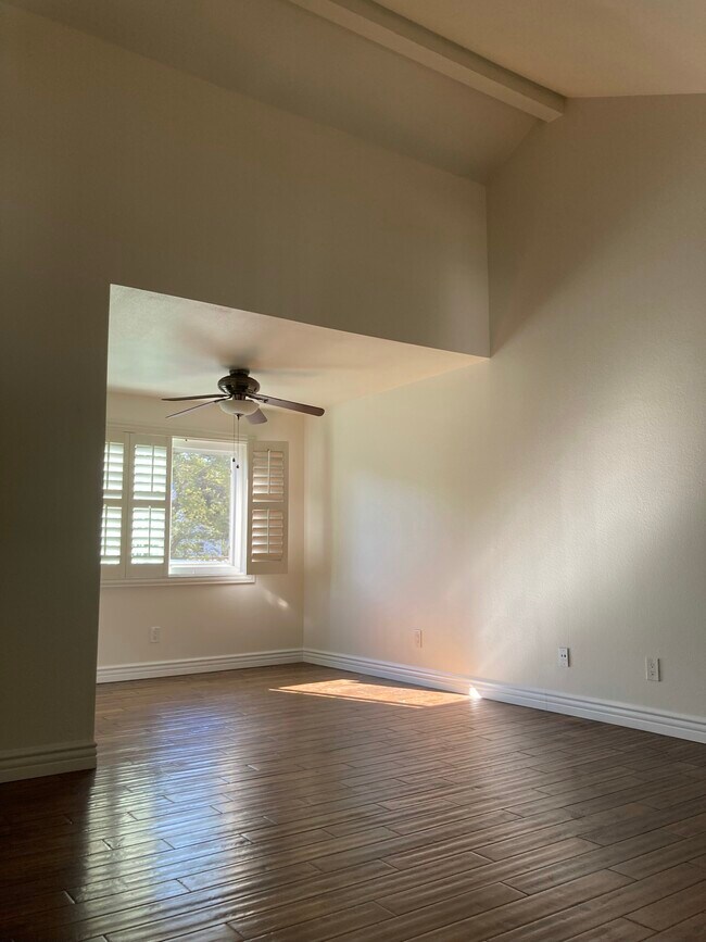 Foto del edificio - 1031 Lincoln Ave