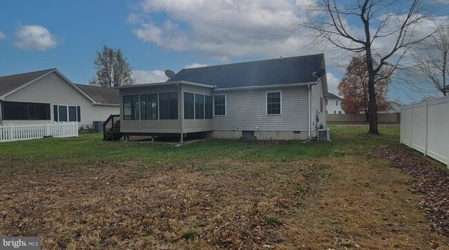 Building Photo - 200 Evelyndale Dr