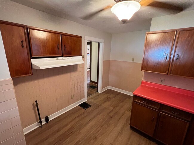 Foto del edificio - Amazing 3 bedrooms 1.5 bathrooms