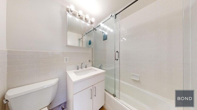 Building Photo - 157e E 57th St