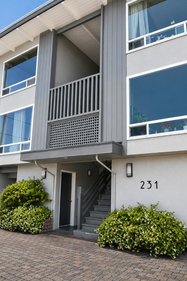 Building Photo - CorteMadera231