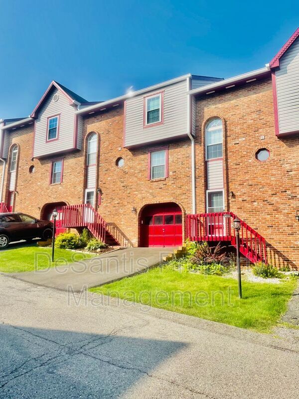 Foto principal - 2104 Timberglen Dr