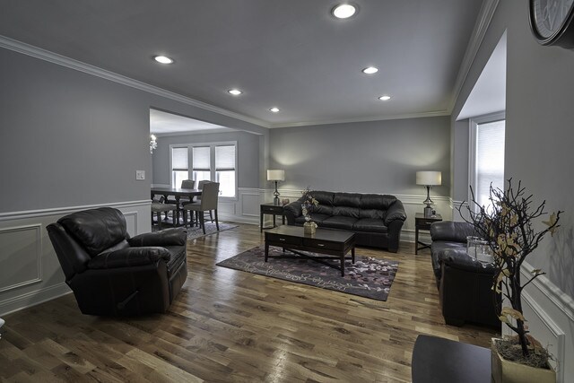 Building Photo - 3017 N Mango Ave