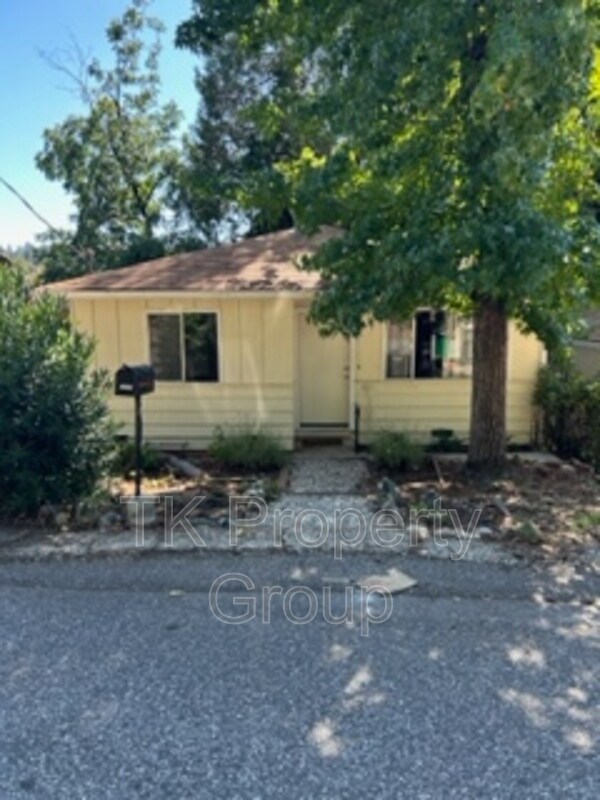 307 E Maryland Dr, Grass Valley, CA 95945 House Rental in Grass